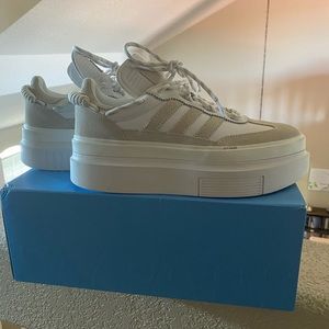 Ivy Park x Adidas Super Sleek 72 Size 7